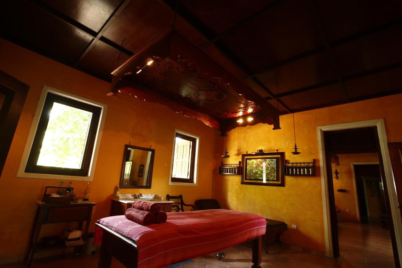Palm Garden Village Hotel Anuradhapura Buitenkant foto