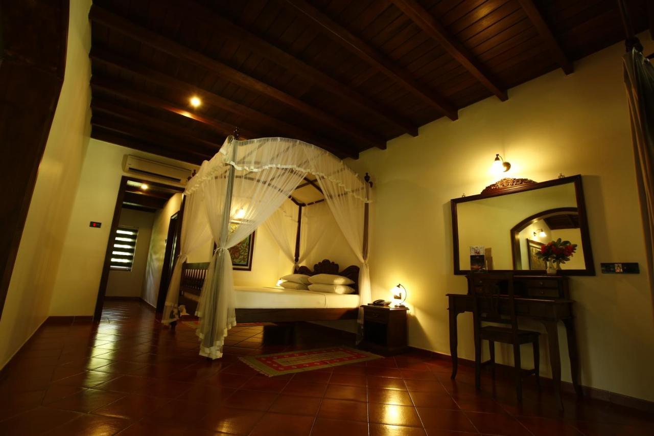 Palm Garden Village Hotel Anuradhapura Buitenkant foto