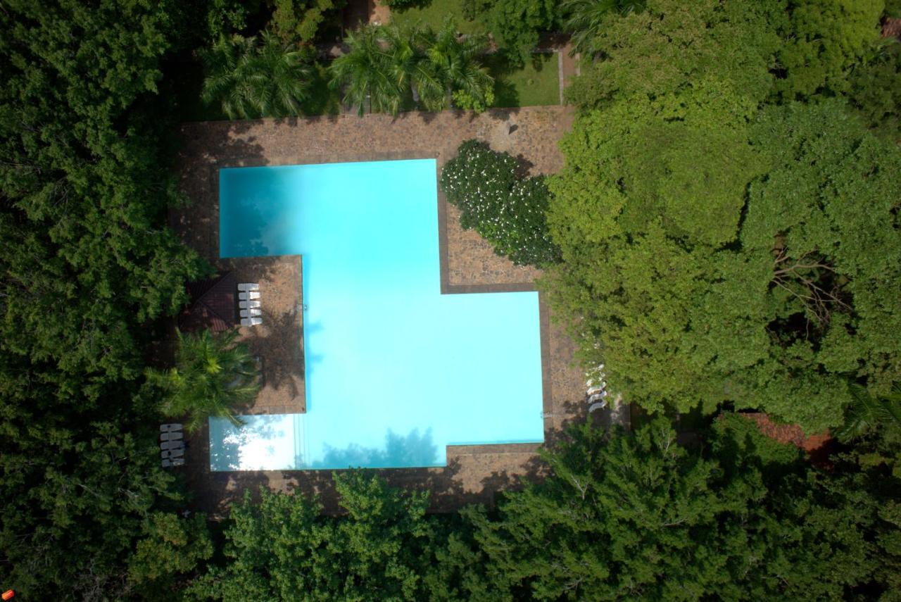 Palm Garden Village Hotel Anuradhapura Buitenkant foto